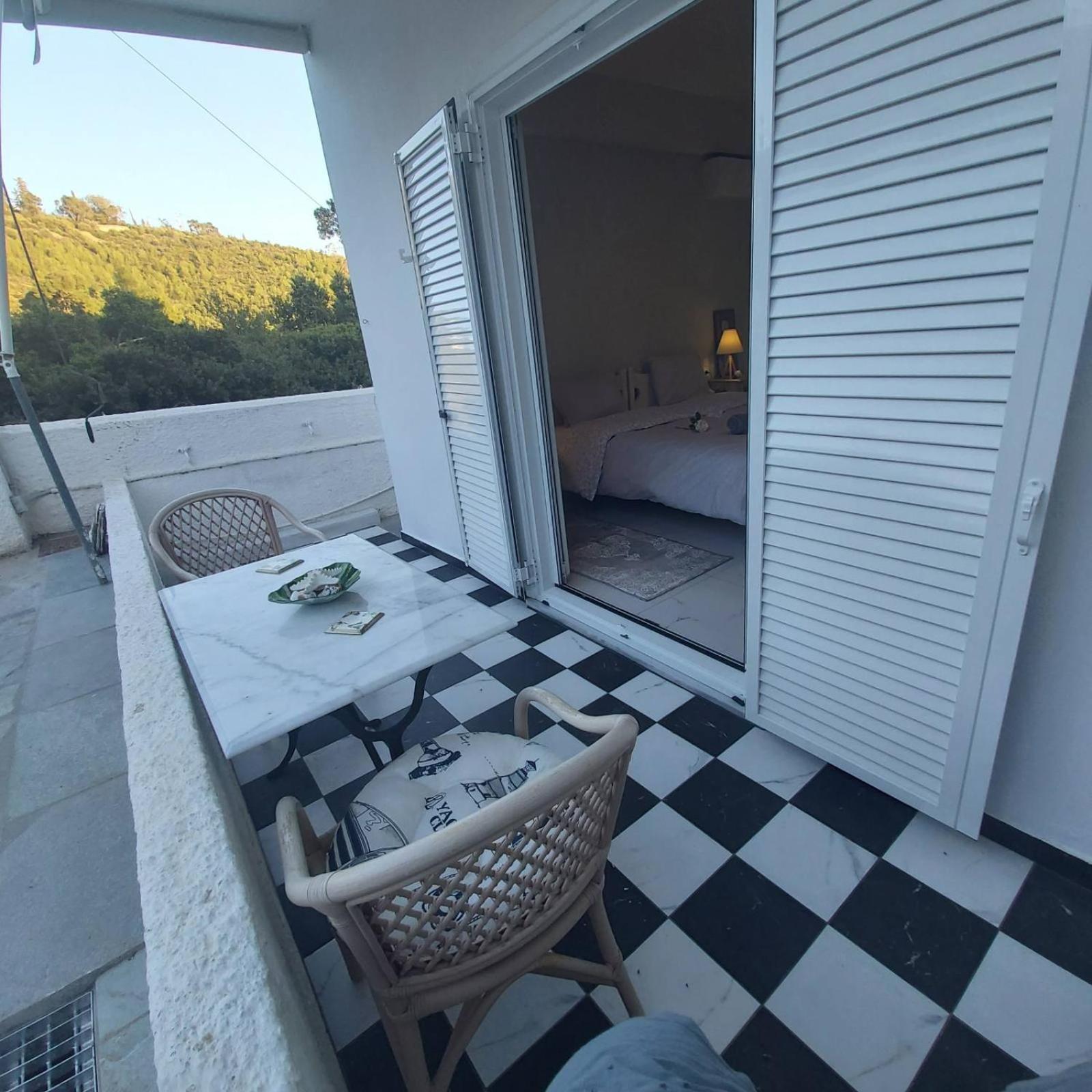 Eytyhias Yard Apartments In Poros Pórosz Kültér fotó