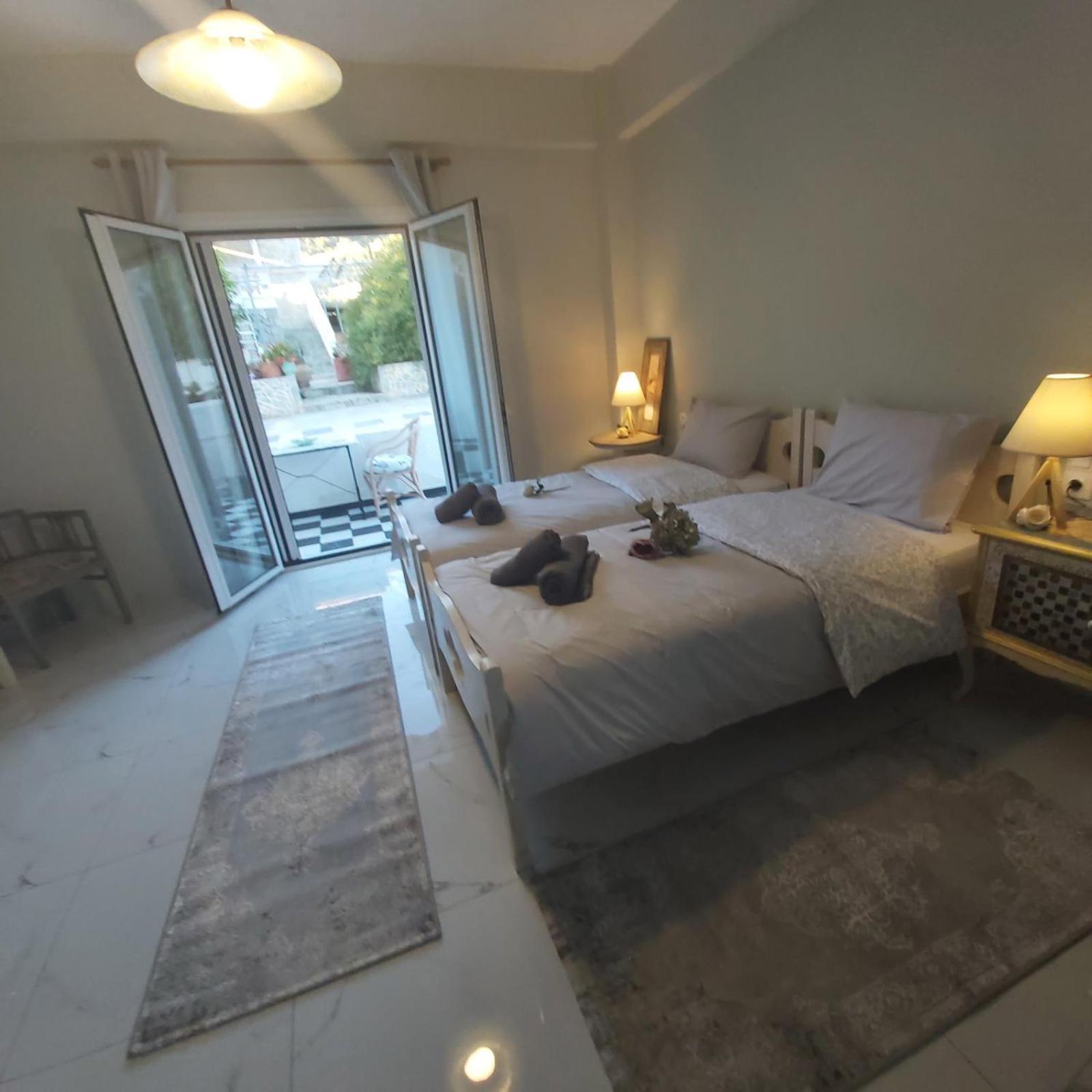 Eytyhias Yard Apartments In Poros Pórosz Kültér fotó